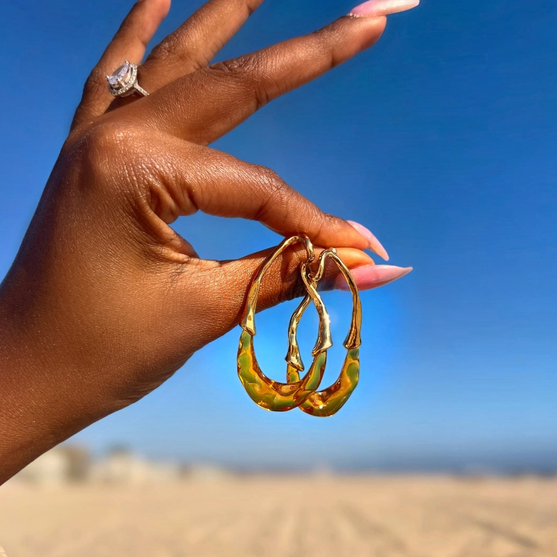 Laurel Hoops Caramel